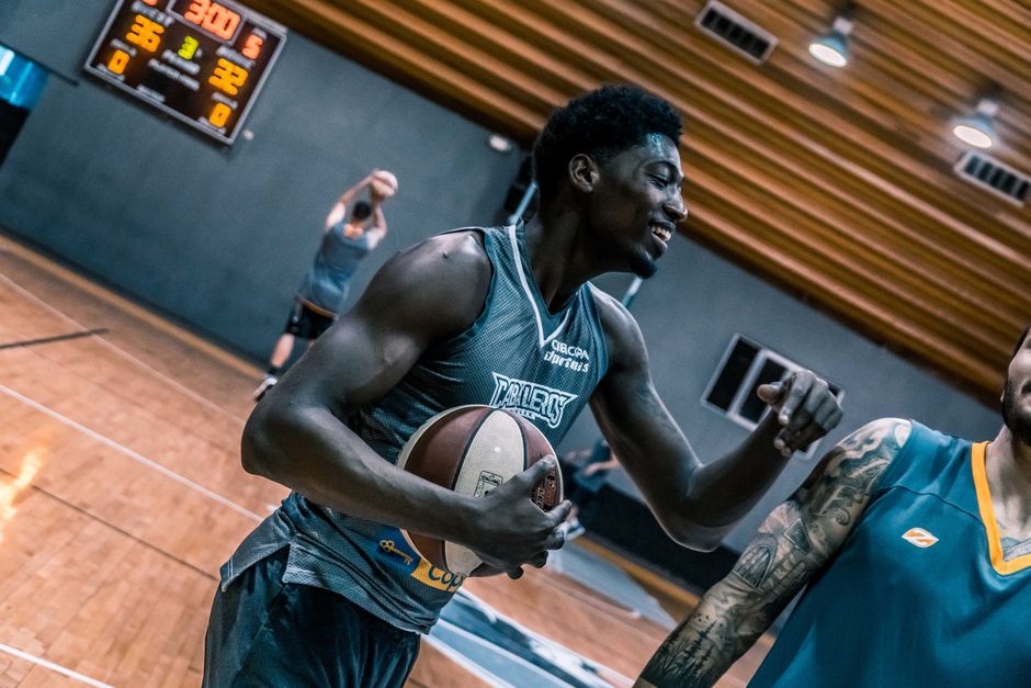 爱游戏体育_NBA选秀大会：奇才摘迪班萨为状元 皮特森成榜眼