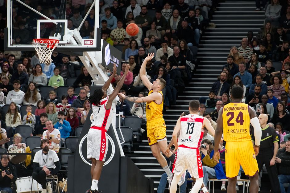 爱游戏体育_NBA选秀大会奇才状元签摘迪班萨 皮特森勇夺榜眼